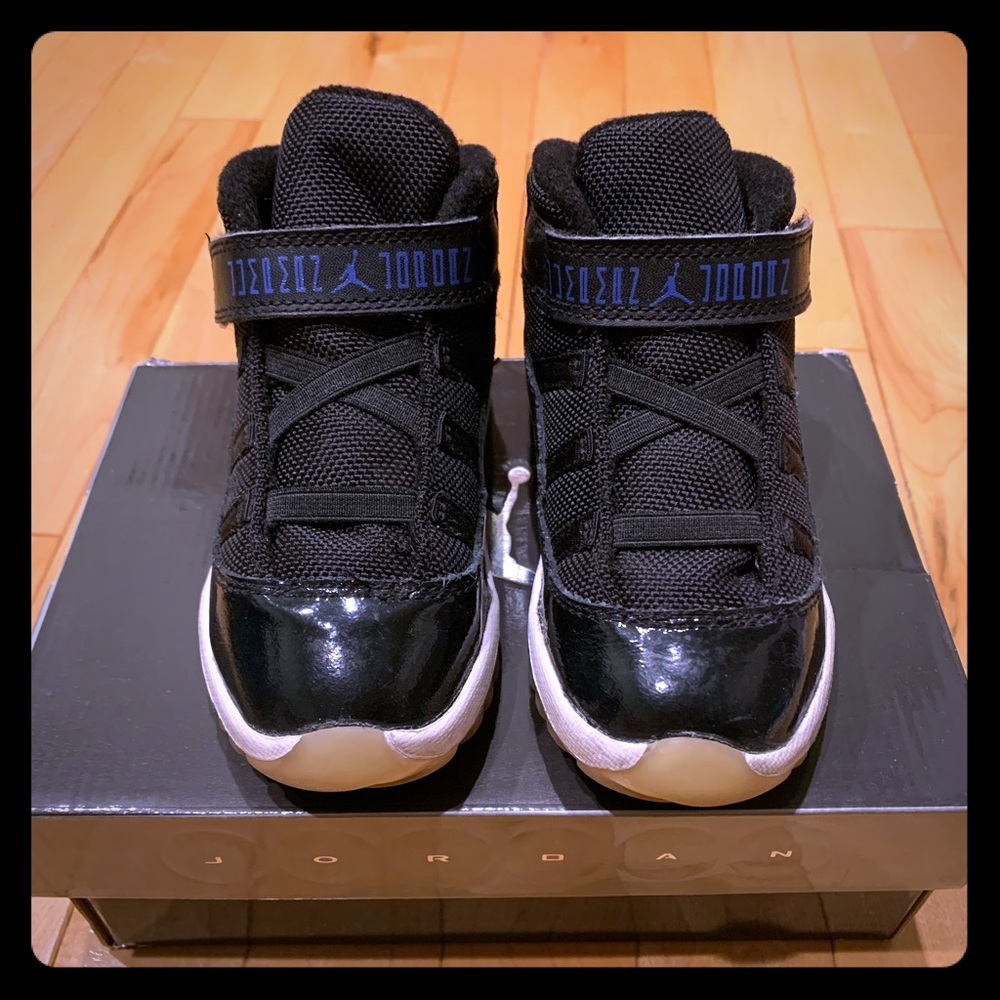 Jordan 11 retro space jam toddler size 10